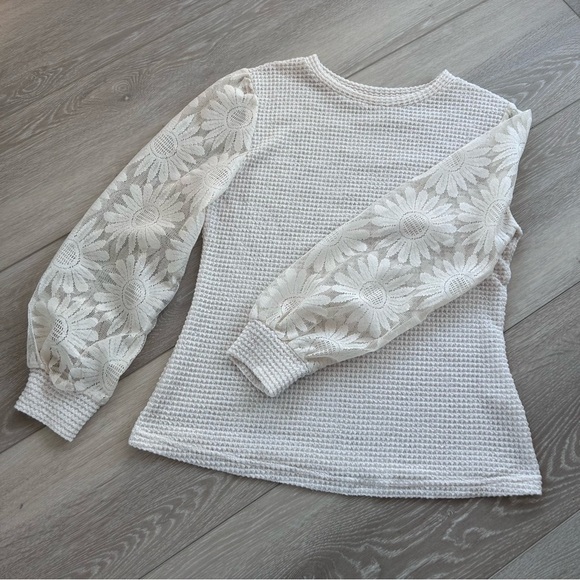 Cream Loose Knit Sweater w Lace Sleeves Crew Neck Sz L - Picture 6 of 7